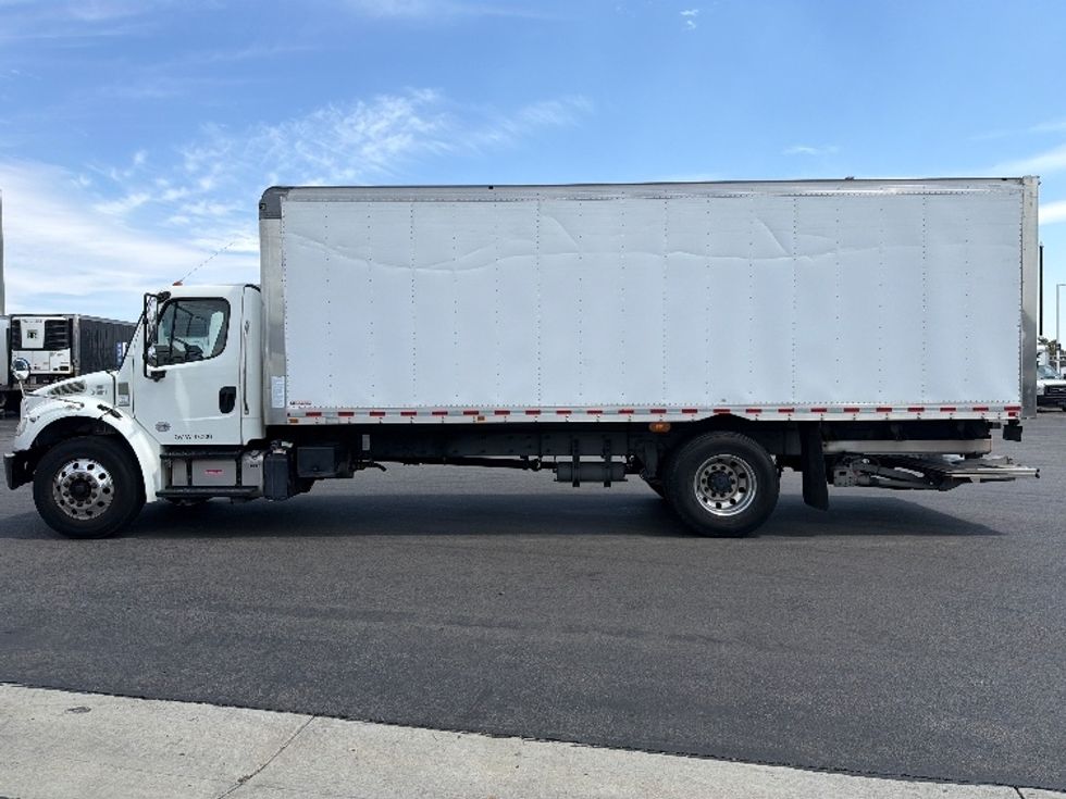 Medium Duty Box Truck-Light and Medium Duty Trucks-Freightliner-2020-M2-Fontana-CA-222,338\n\t\tmiles-$ 34,250 - Image 4