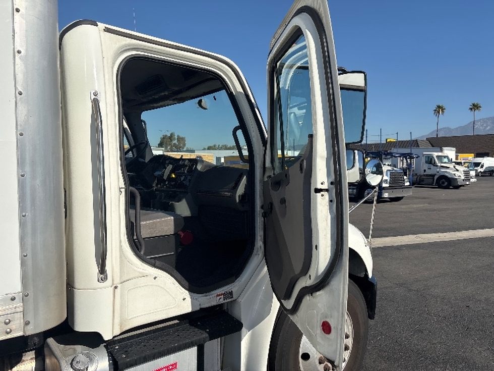 Medium Duty Box Truck-Light and Medium Duty Trucks-Freightliner-2020-M2-Fontana-CA-222,956\n\t\tmiles-$ 51,500 - Image 20