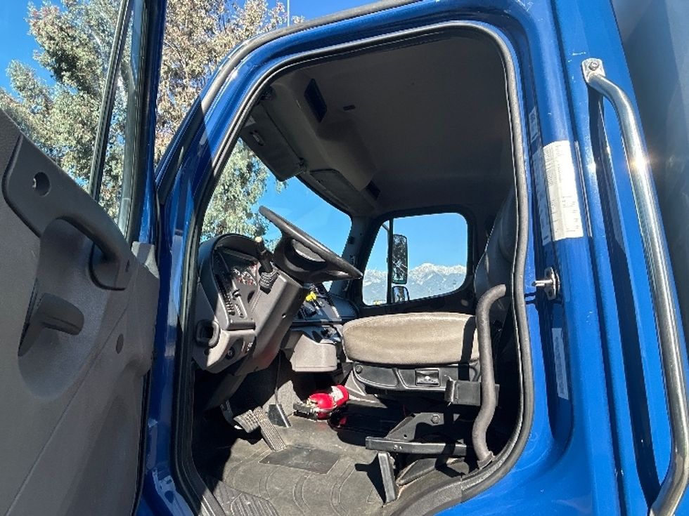 Medium Duty Box Truck-Light and Medium Duty Trucks-Freightliner-2020-M2-Fontana-CA-257,593\n\t\tmiles-$ 42,000 - Image 16