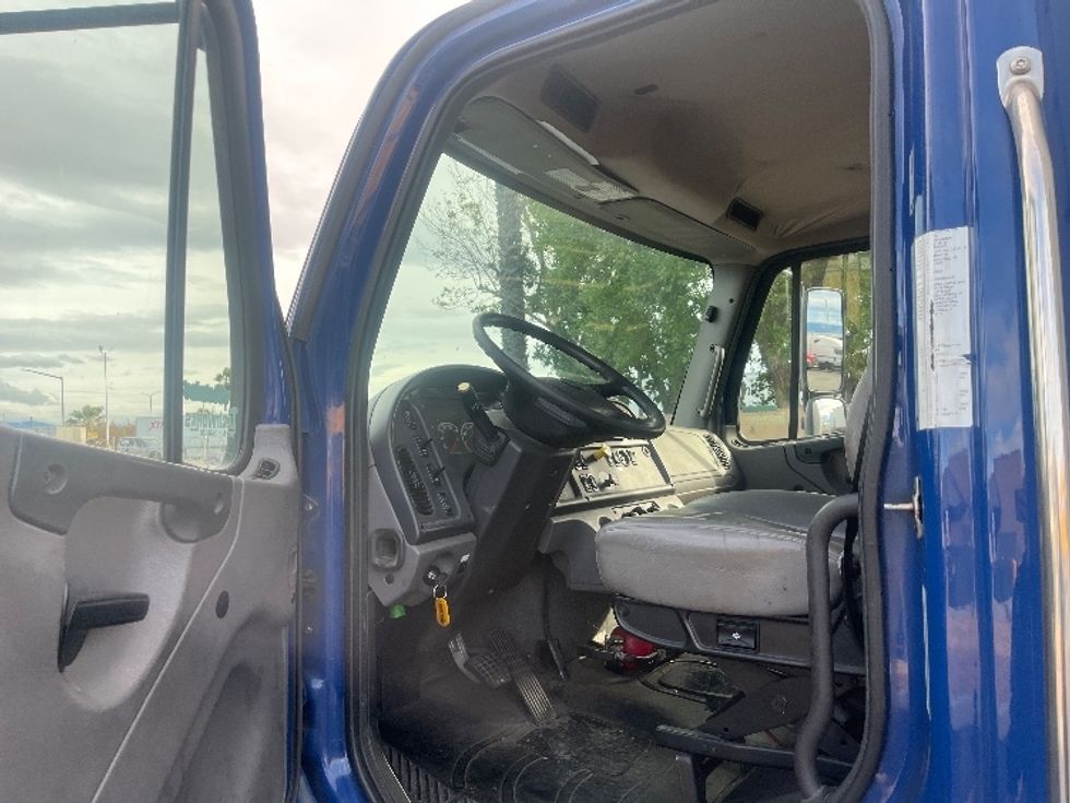 Medium Duty Box Truck-Light and Medium Duty Trucks-Freightliner-2020-M2-Fontana-CA-295,442\n\t\tmiles-$ 35,500 - Image 16