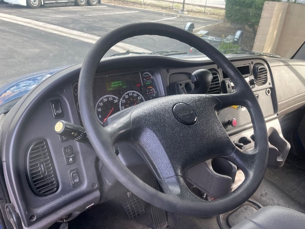 Medium Duty Box Truck-Light and Medium Duty Trucks-Freightliner-2020-M2-Fontana-CA-295,442\n\t\tmiles-$ 35,500 - Image 17