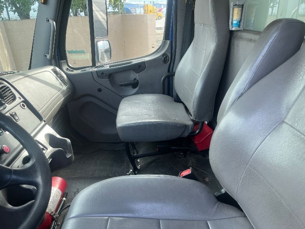 Medium Duty Box Truck-Light and Medium Duty Trucks-Freightliner-2020-M2-Fontana-CA-295,442\n\t\tmiles-$ 35,500 - Image 19