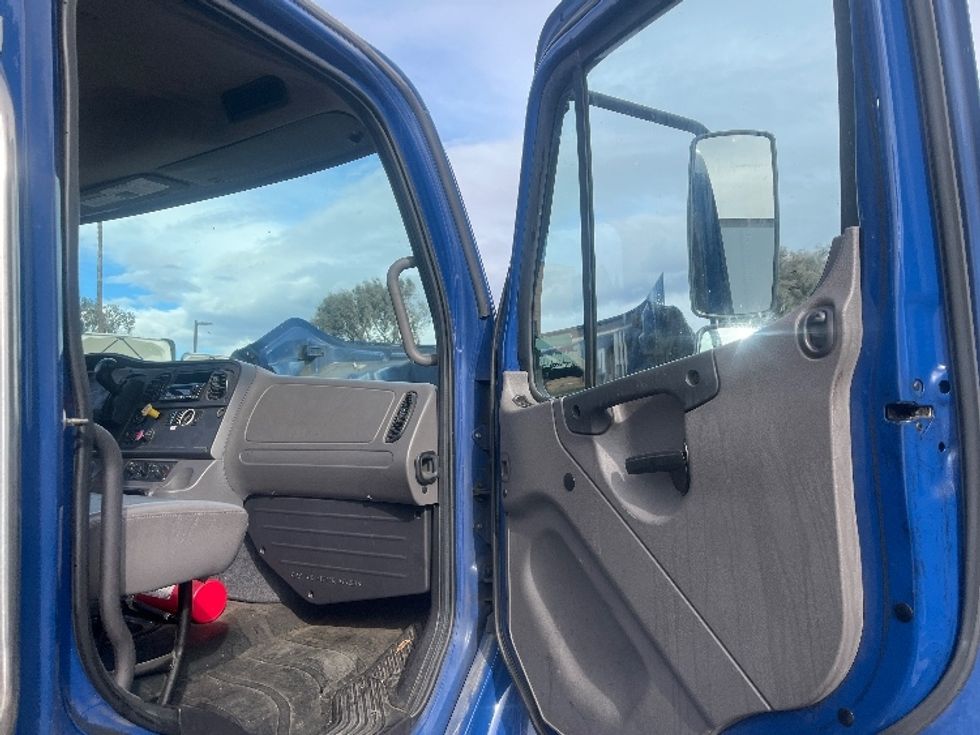 Medium Duty Box Truck-Light and Medium Duty Trucks-Freightliner-2020-M2-Fontana-CA-295,442\n\t\tmiles-$ 35,500 - Image 20