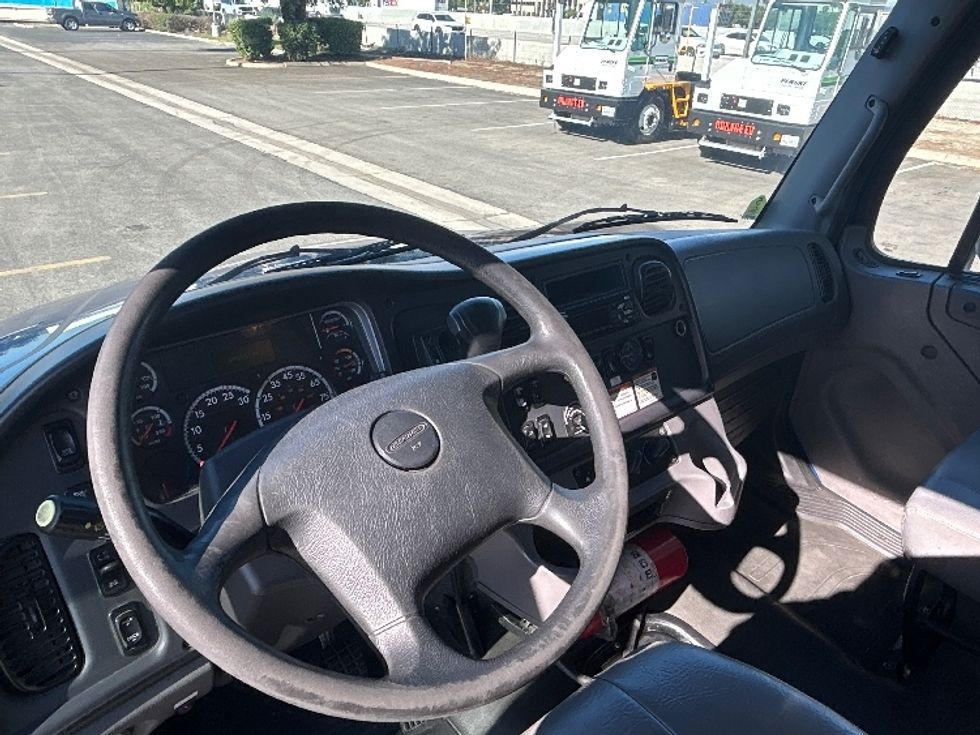 Medium Duty Box Truck-Light and Medium Duty Trucks-Freightliner-2020-M2-Fontana-CA-333,528\n\t\tmiles-$ 29,500 - Image 17