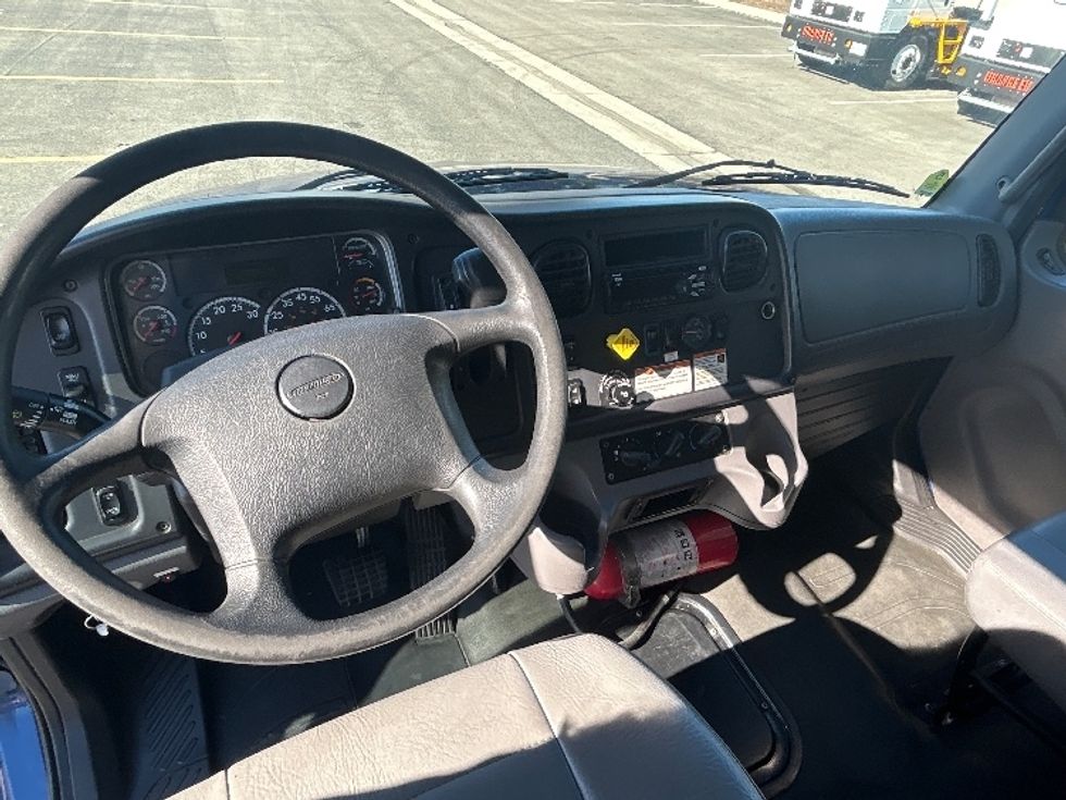 Medium Duty Box Truck-Light and Medium Duty Trucks-Freightliner-2020-M2-Fontana-CA-333,528\n\t\tmiles-$ 29,500 - Image 18