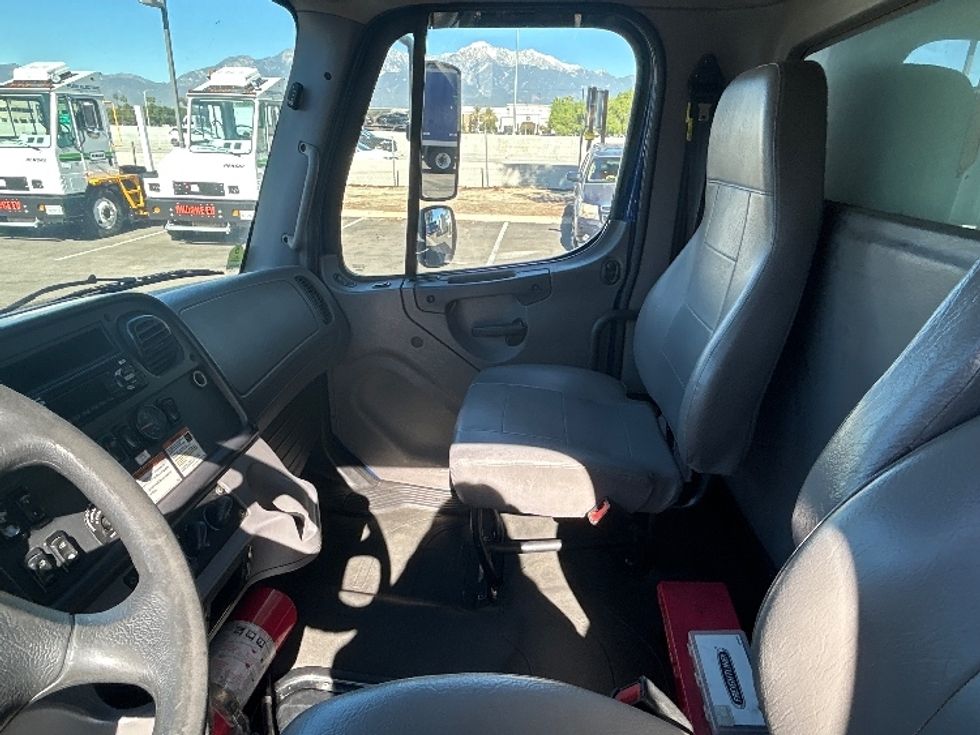 Medium Duty Box Truck-Light and Medium Duty Trucks-Freightliner-2020-M2-Fontana-CA-333,528\n\t\tmiles-$ 29,500 - Image 19
