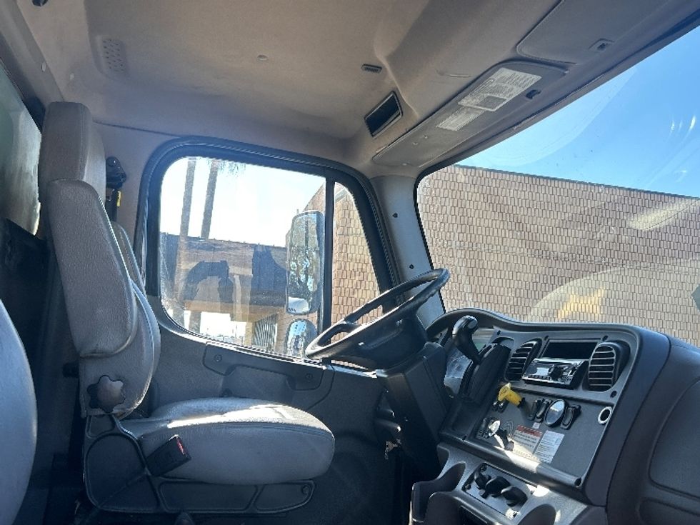 Medium Duty Box Truck-Light and Medium Duty Trucks-Freightliner-2020-M2-Fontana-CA-333,528\n\t\tmiles-$ 29,500 - Image 22