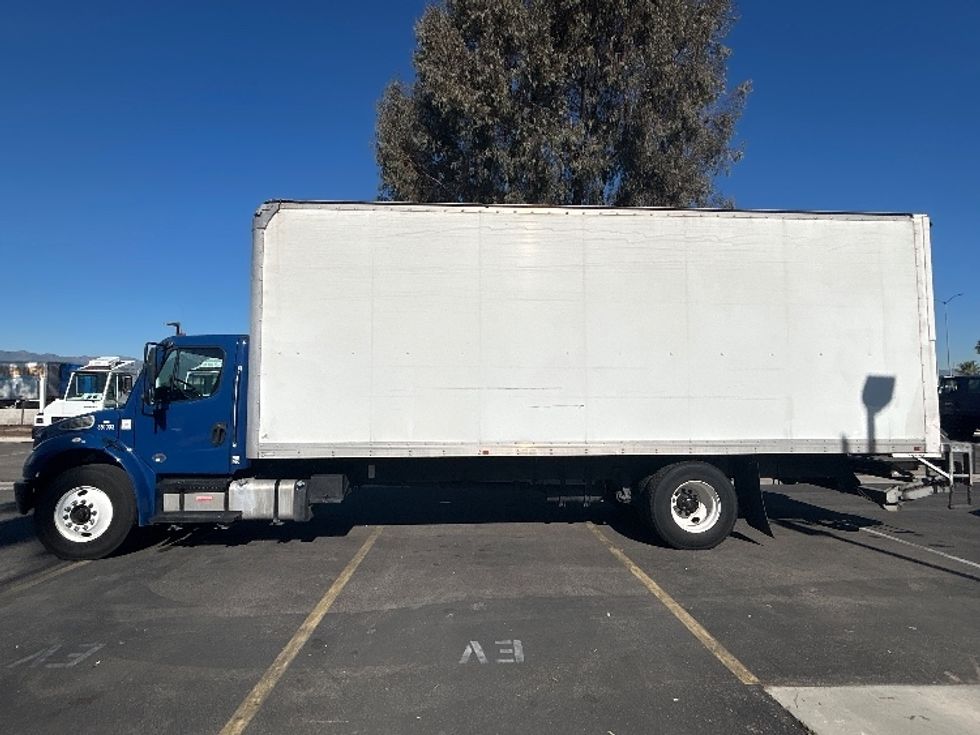 Medium Duty Box Truck-Light and Medium Duty Trucks-Freightliner-2020-M2-Fontana-CA-333,528\n\t\tmiles-$ 29,500 - Image 4