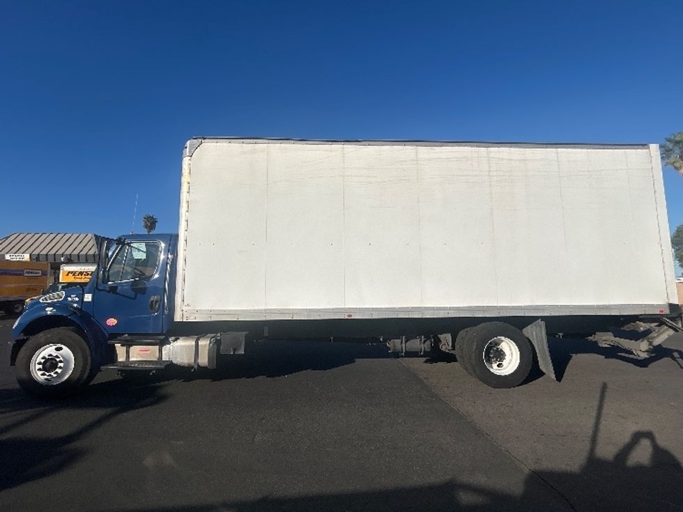 Medium Duty Box Truck-Light and Medium Duty Trucks-Freightliner-2020-M2-Fontana-CA-343,262\n\t\tmiles-$ 28,000 - Image 4
