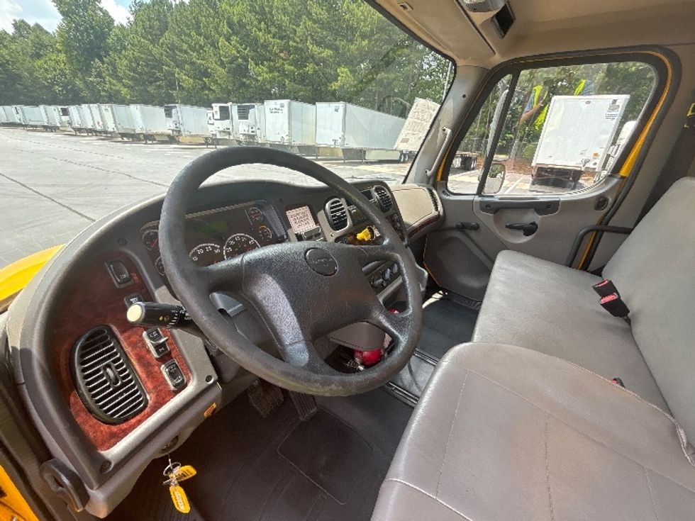Medium Duty Box Truck-Light and Medium Duty Trucks-Freightliner-2020-M2-Forest Park-GA-165,919\n\t\tmiles-$ 43,250 - Image 17