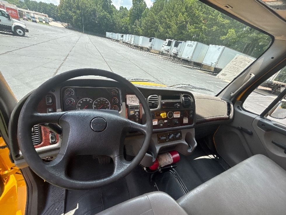 Medium Duty Box Truck-Light and Medium Duty Trucks-Freightliner-2020-M2-Forest Park-GA-165,919\n\t\tmiles-$ 43,250 - Image 18