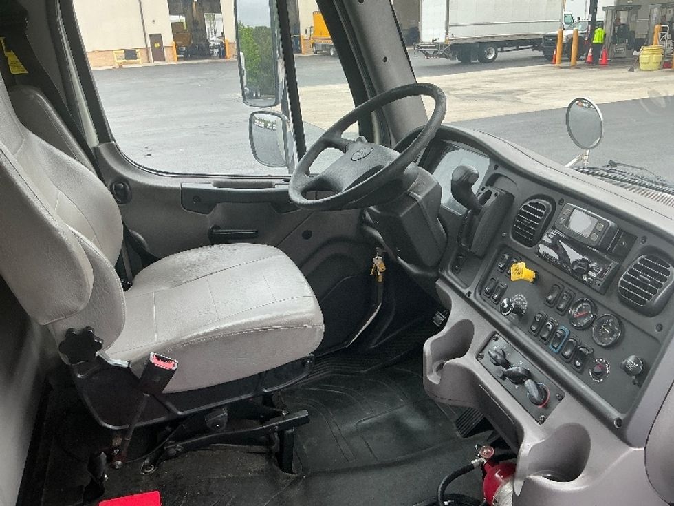 Medium Duty Box Truck-Light and Medium Duty Trucks-Freightliner-2020-M2-Forest Park-GA-223,992\n\t\tmiles-$ 43,250 - Image 22