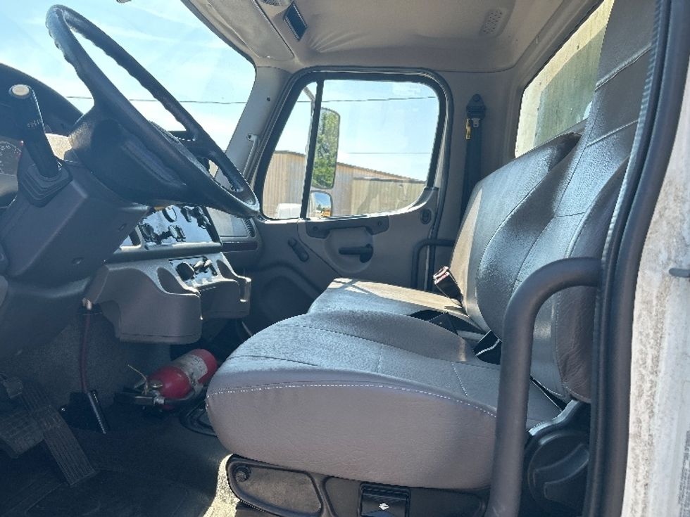 Medium Duty Box Truck-Light and Medium Duty Trucks-Freightliner-2020-M2-Forest Park-GA-28,079\n\t\tmiles-$ 78,250 - Image 19