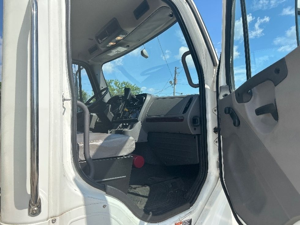 Medium Duty Box Truck-Light and Medium Duty Trucks-Freightliner-2020-M2-Forest Park-GA-28,079\n\t\tmiles-$ 78,250 - Image 20