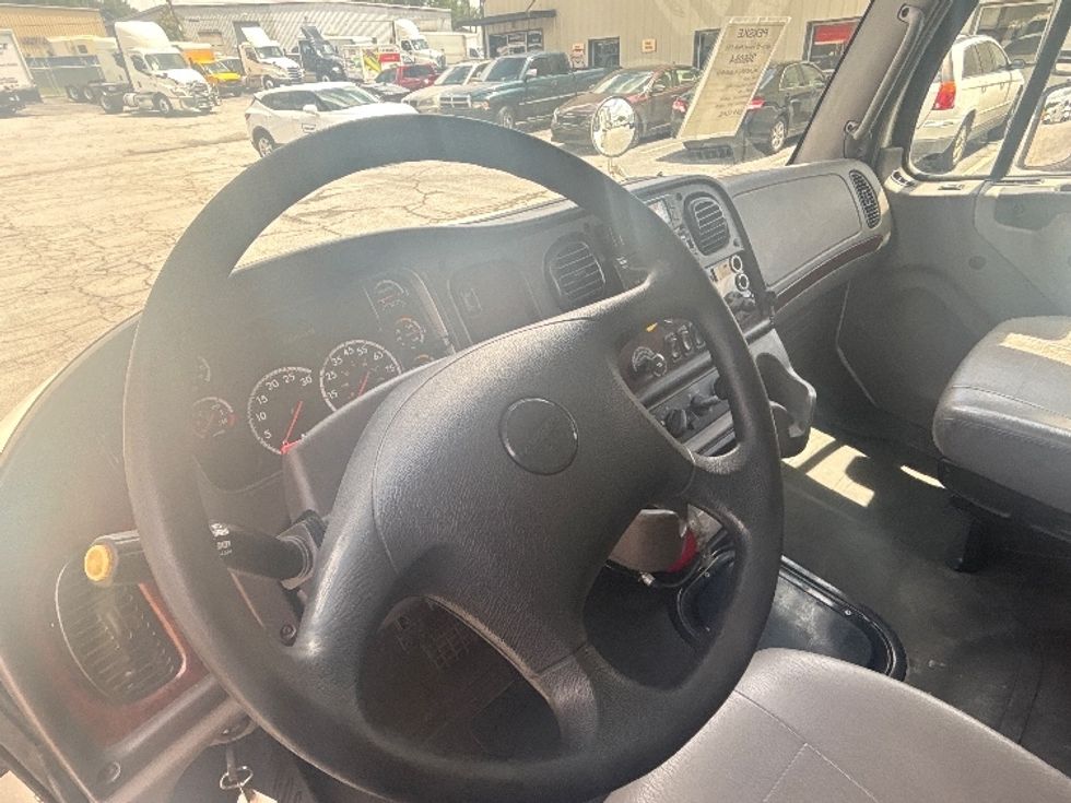 Medium Duty Box Truck-Light and Medium Duty Trucks-Freightliner-2020-M2-Forest Park-GA-320,728\n\t\tmiles-$ 26,500 - Image 17