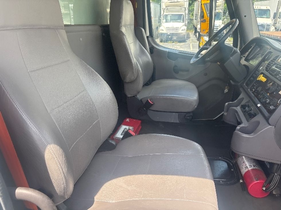 Medium Duty Box Truck-Light and Medium Duty Trucks-Freightliner-2020-M2-Forest Park-GA-320,728\n\t\tmiles-$ 26,500 - Image 22