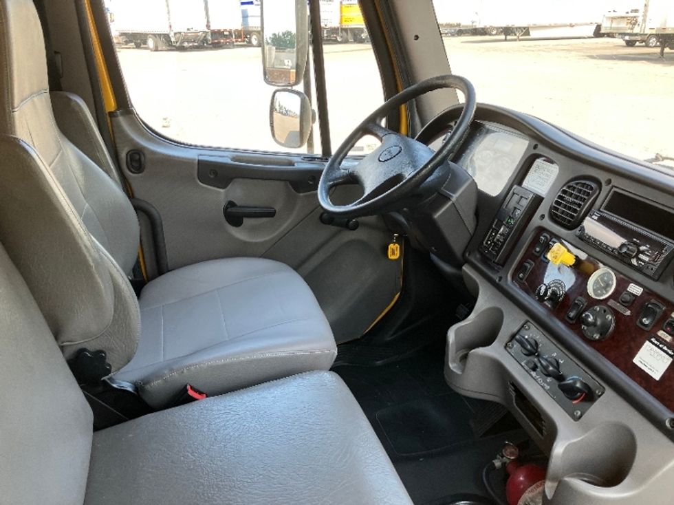 Medium Duty Box Truck-Light and Medium Duty Trucks-Freightliner-2020-M2-Fort Wayne-IN-144,057\n\t\tmiles-$ 43,500 - Image 22