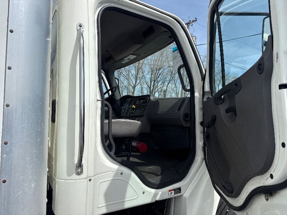 Medium Duty Box Truck-Light and Medium Duty Trucks-Freightliner-2020-M2-Fort Wayne-IN-258,459\n\t\tmiles-$ 50,000 - Image 19