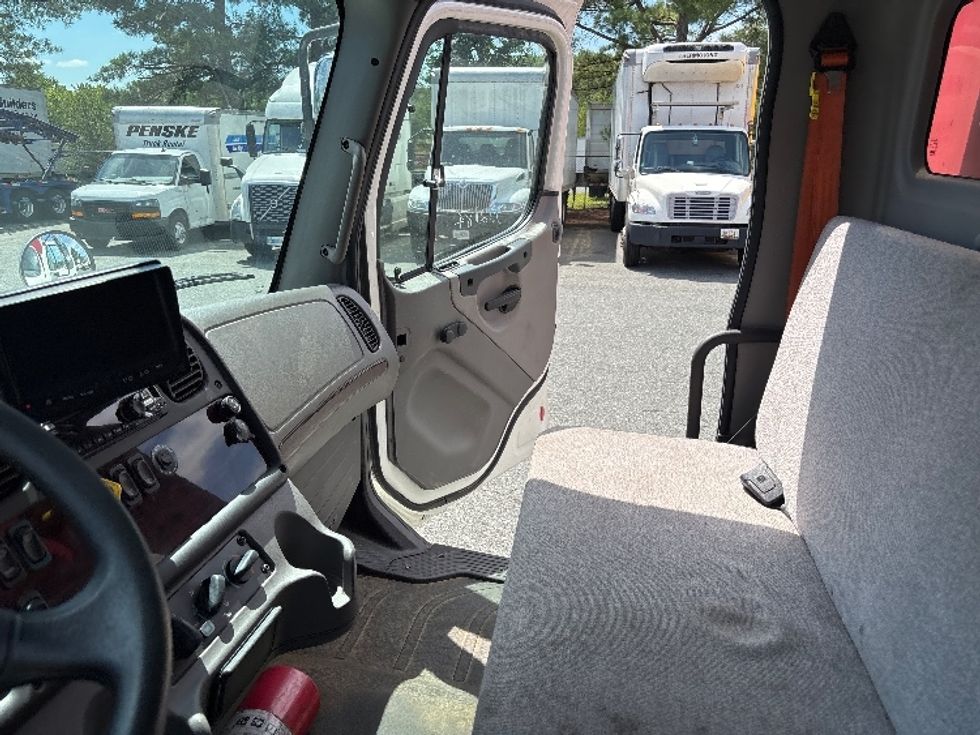 Medium Duty Box Truck-Light and Medium Duty Trucks-Freightliner-2020-M2-Fredericksburg-VA-135,846\n\t\tmiles-$ 64,250 - Image 19