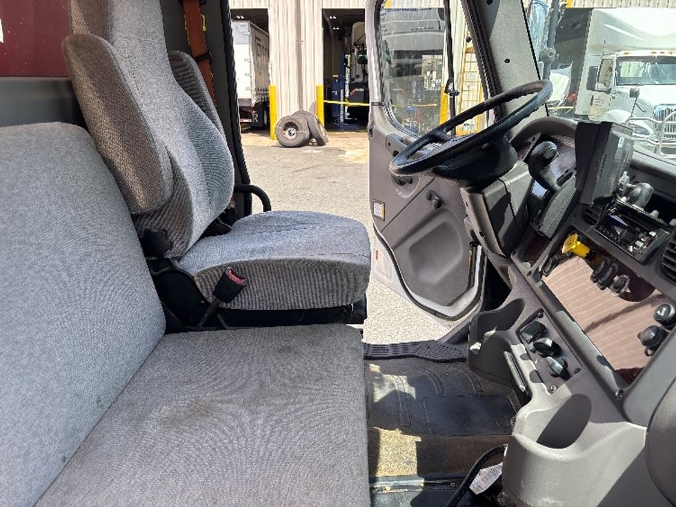 Medium Duty Box Truck-Light and Medium Duty Trucks-Freightliner-2020-M2-Fredericksburg-VA-135,846\n\t\tmiles-$ 64,250 - Image 22