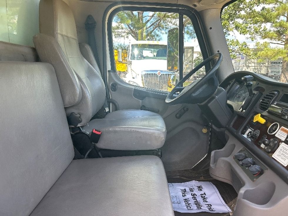 Medium Duty Box Truck-Light and Medium Duty Trucks-Freightliner-2020-M2-Fredericksburg-VA-226,975\n\t\tmiles-$ 49,000 - Image 22