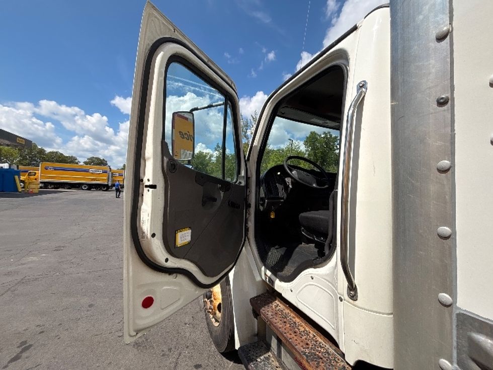 Medium Duty Box Truck-Light and Medium Duty Trucks-Freightliner-2020-M2-Fredonia-NY-180,950\n\t\tmiles-$ 53,000 - Image 14