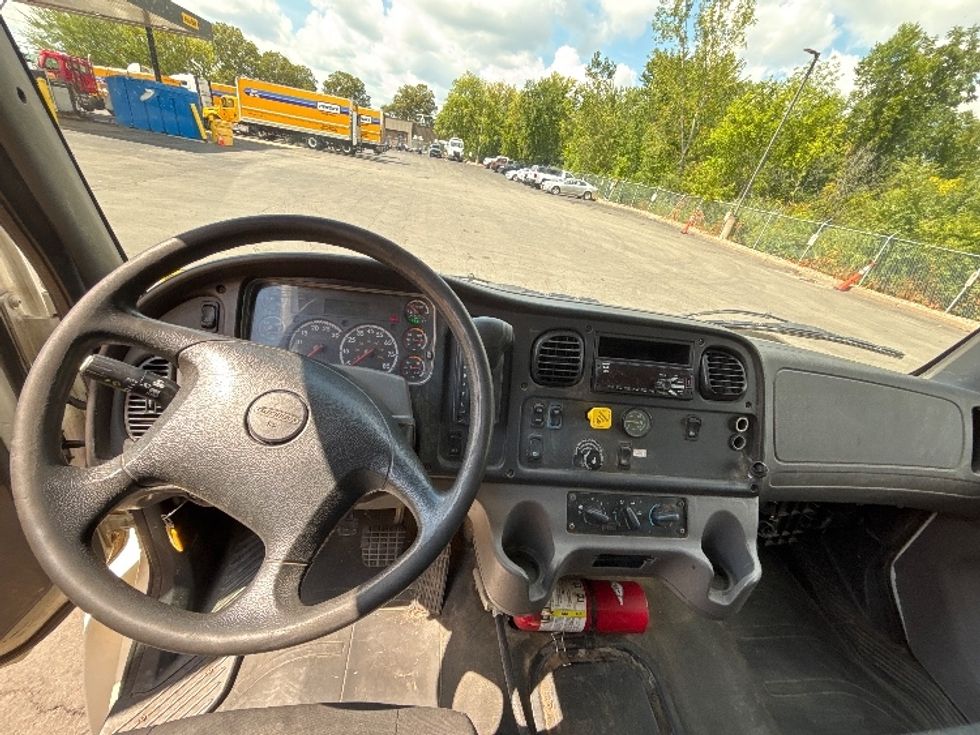 Medium Duty Box Truck-Light and Medium Duty Trucks-Freightliner-2020-M2-Fredonia-NY-180,950\n\t\tmiles-$ 53,000 - Image 16