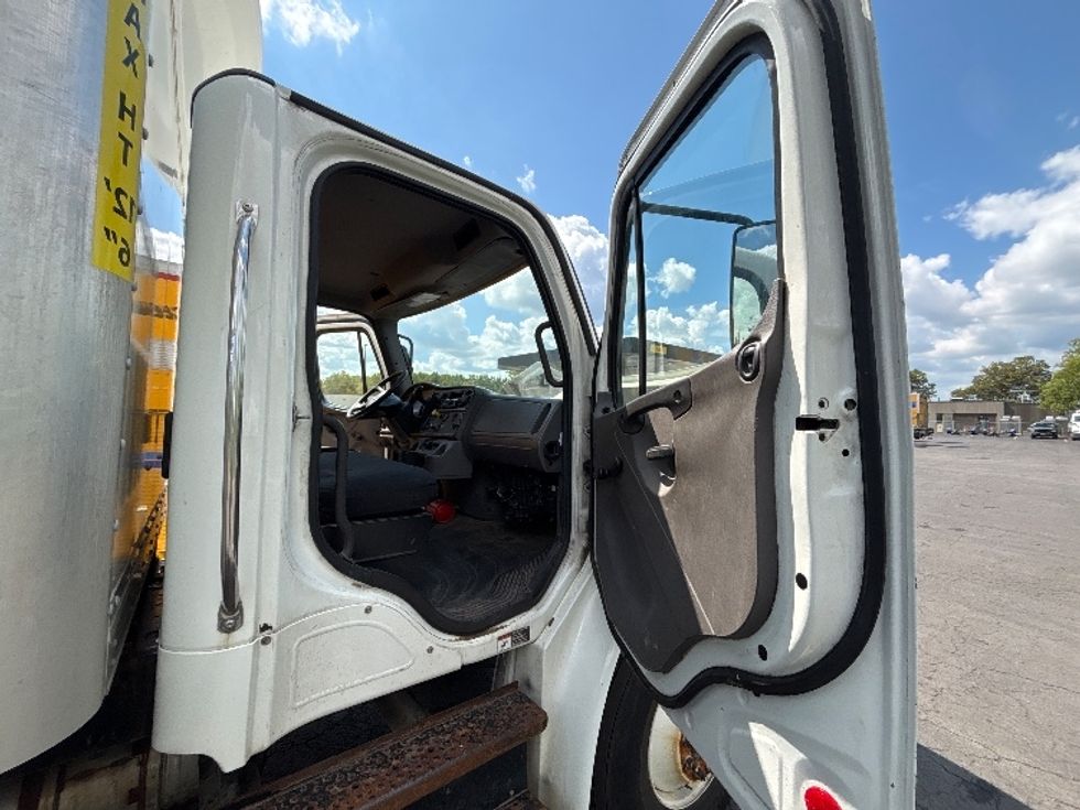 Medium Duty Box Truck-Light and Medium Duty Trucks-Freightliner-2020-M2-Fredonia-NY-180,950\n\t\tmiles-$ 53,000 - Image 18