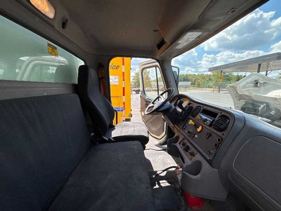 Medium Duty Box Truck-Light and Medium Duty Trucks-Freightliner-2020-M2-Fredonia-NY-180,950\n\t\tmiles-$ 53,000 - Image 20