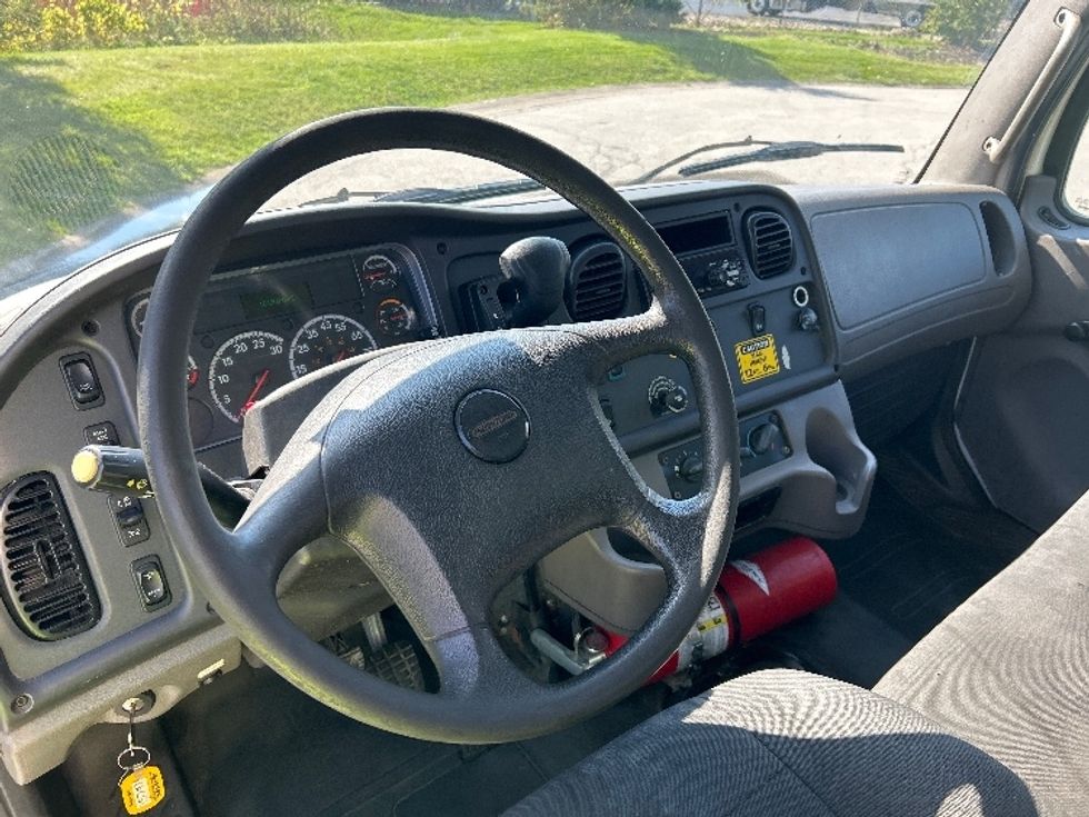 Medium Duty Box Truck-Light and Medium Duty Trucks-Freightliner-2020-M2-Fredonia-NY-184,370\n\t\tmiles-$ 49,500 - Image 17