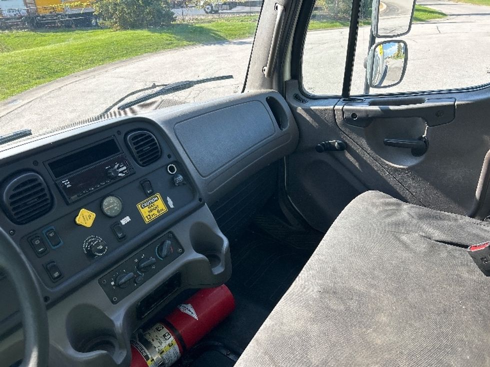 Medium Duty Box Truck-Light and Medium Duty Trucks-Freightliner-2020-M2-Fredonia-NY-184,370\n\t\tmiles-$ 49,500 - Image 19