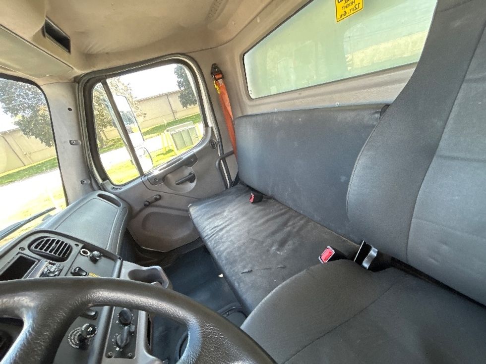 Medium Duty Box Truck-Light and Medium Duty Trucks-Freightliner-2020-M2-Fredonia-NY-232,588\n\t\tmiles-$ 45,750 - Image 18