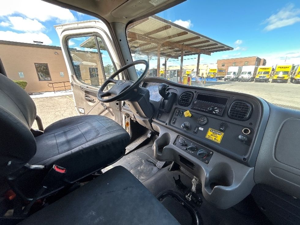 Medium Duty Box Truck-Light and Medium Duty Trucks-Freightliner-2020-M2-Fredonia-NY-232,588\n\t\tmiles-$ 45,750 - Image 21