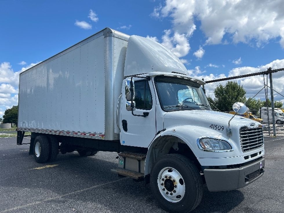 Medium Duty Box Truck-Light and Medium Duty Trucks-Freightliner-2020-M2-Fredonia-NY-233,849\n\t\tmiles-$ 32,500 - Image 1