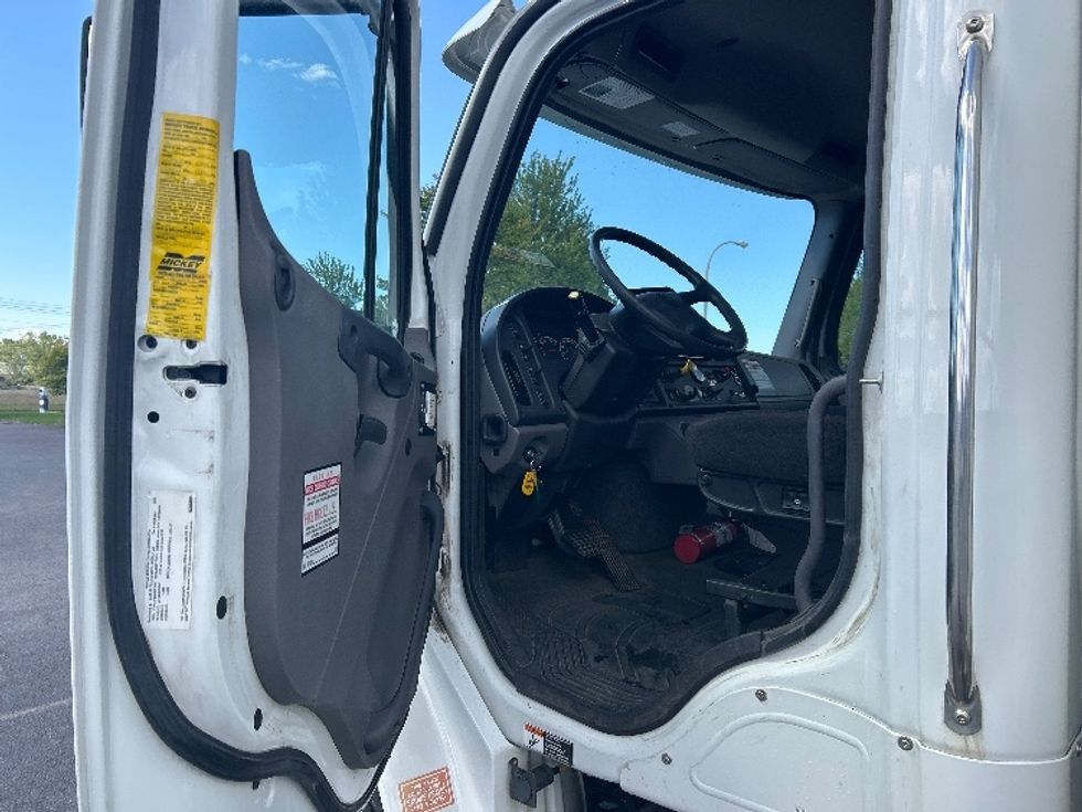 Medium Duty Box Truck-Light and Medium Duty Trucks-Freightliner-2020-M2-Fredonia-NY-233,849\n\t\tmiles-$ 32,500 - Image 16