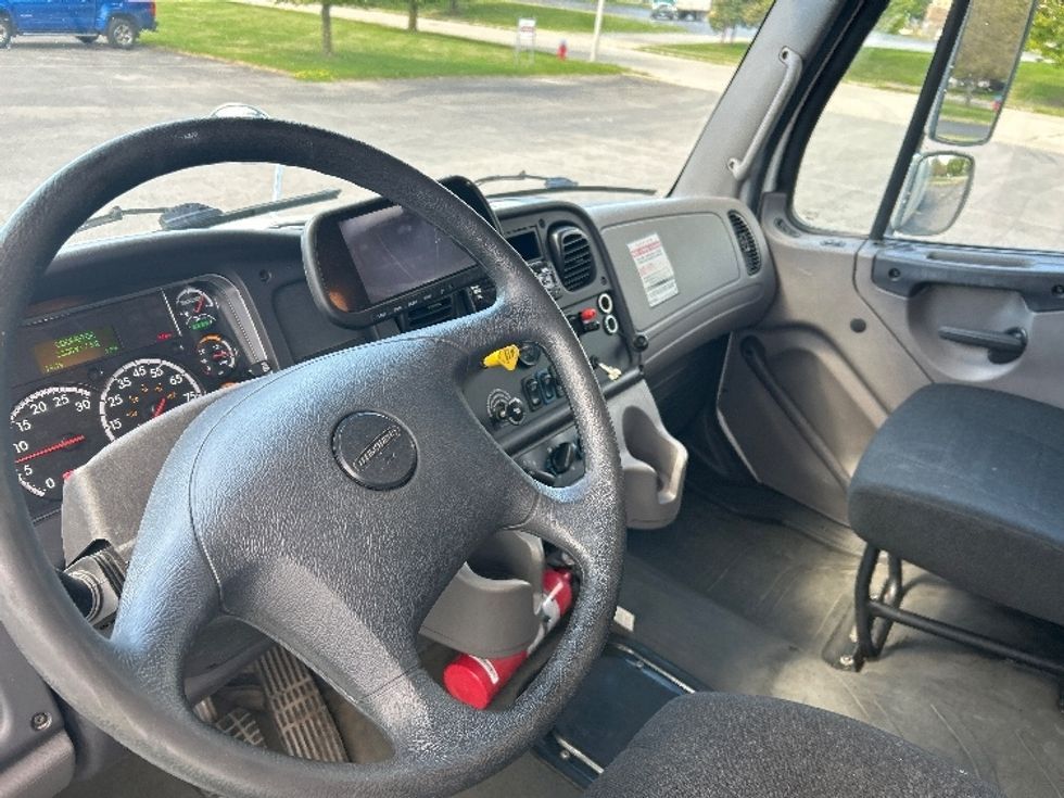 Medium Duty Box Truck-Light and Medium Duty Trucks-Freightliner-2020-M2-Fredonia-NY-233,849\n\t\tmiles-$ 32,500 - Image 17