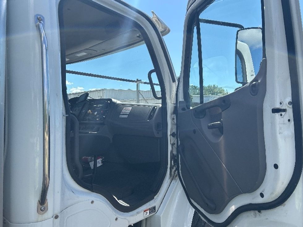 Medium Duty Box Truck-Light and Medium Duty Trucks-Freightliner-2020-M2-Fredonia-NY-233,849\n\t\tmiles-$ 32,500 - Image 20
