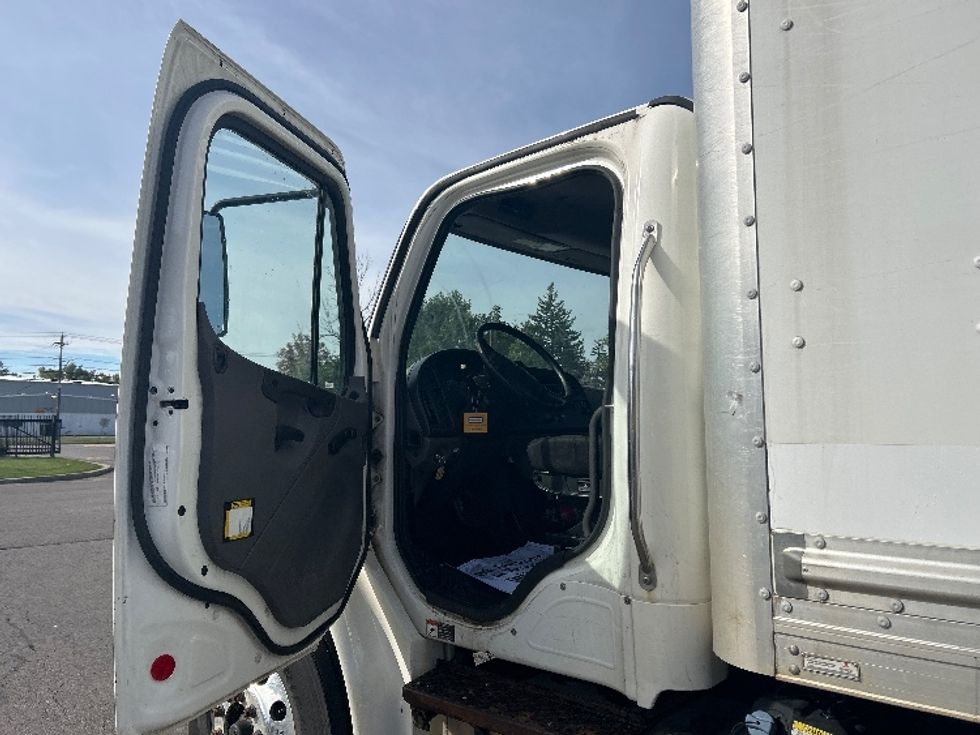 Medium Duty Box Truck-Light and Medium Duty Trucks-Freightliner-2020-M2-Fredonia-NY-242,321\n\t\tmiles-$ 44,250 - Image 16