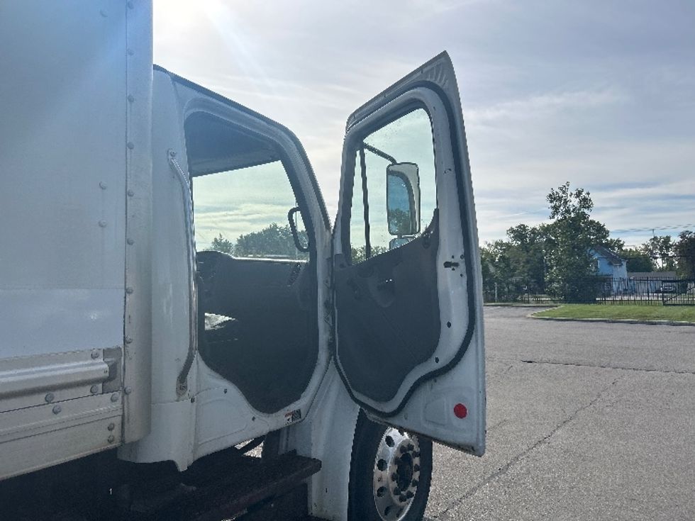 Medium Duty Box Truck-Light and Medium Duty Trucks-Freightliner-2020-M2-Fredonia-NY-242,321\n\t\tmiles-$ 44,250 - Image 20