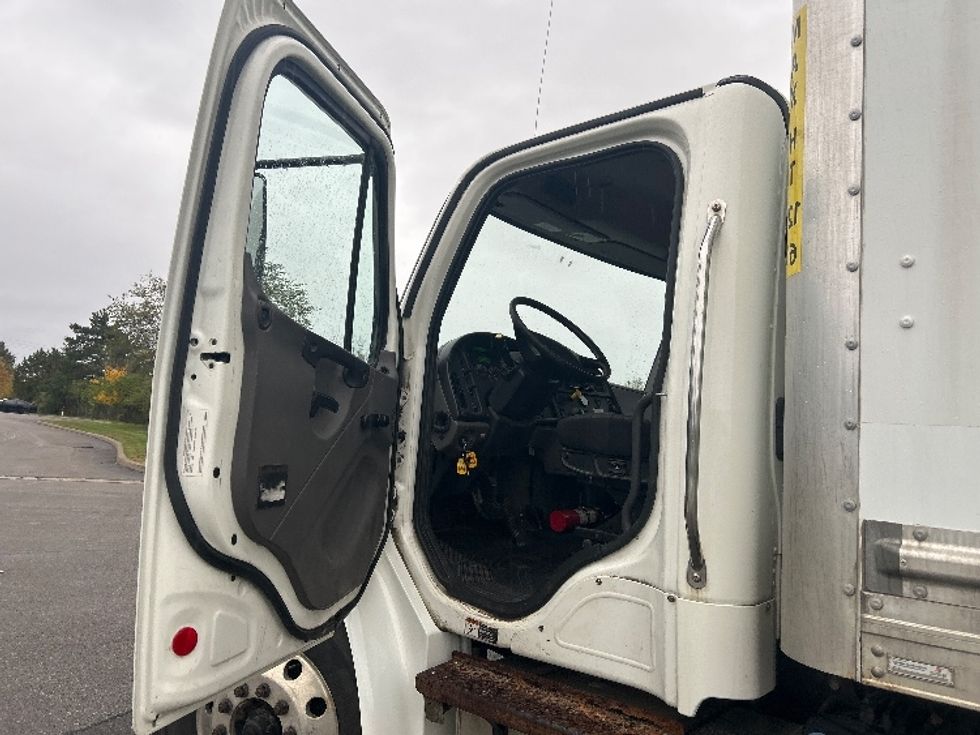 Medium Duty Box Truck-Light and Medium Duty Trucks-Freightliner-2020-M2-Fredonia-NY-266,275\n\t\tmiles-$ 36,500 - Image 16