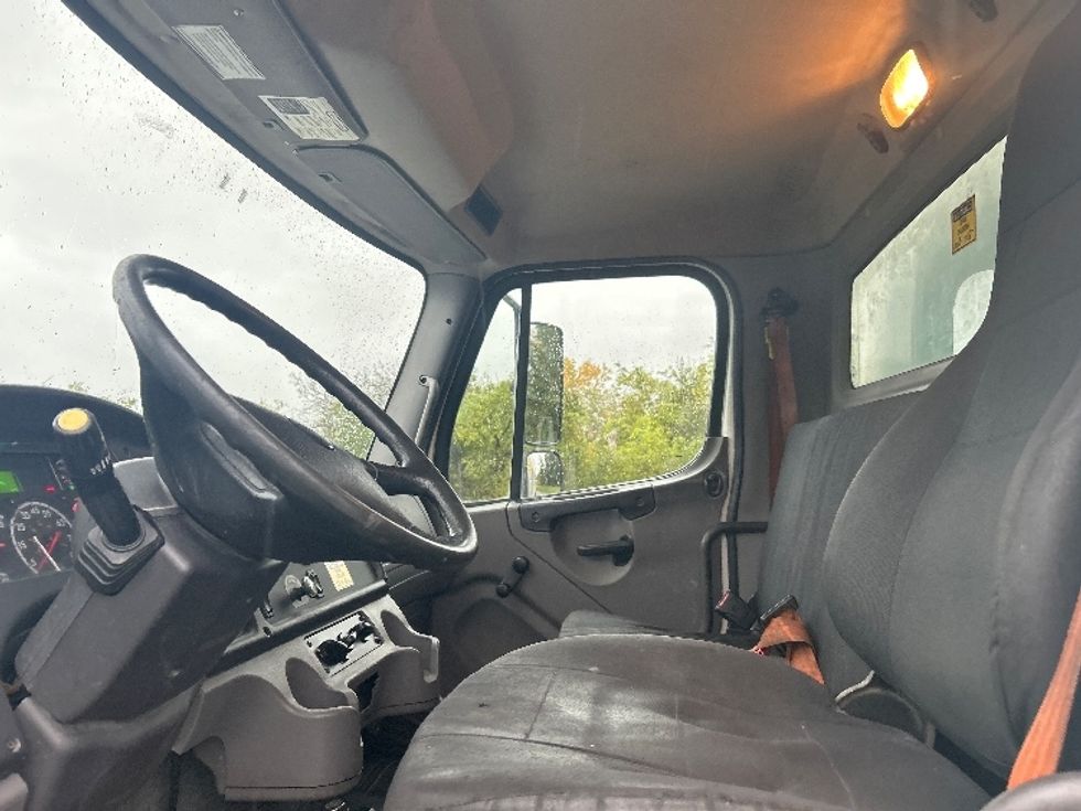 Medium Duty Box Truck-Light and Medium Duty Trucks-Freightliner-2020-M2-Fredonia-NY-266,275\n\t\tmiles-$ 36,500 - Image 19