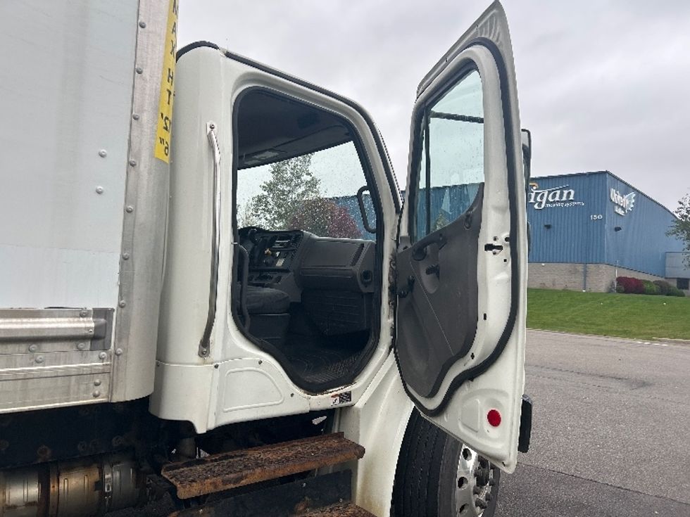 Medium Duty Box Truck-Light and Medium Duty Trucks-Freightliner-2020-M2-Fredonia-NY-266,275\n\t\tmiles-$ 36,500 - Image 20