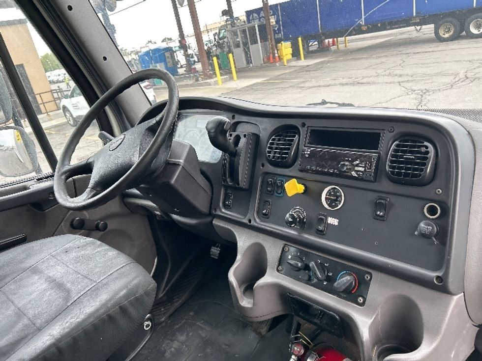 Medium Duty Box Truck-Light and Medium Duty Trucks-Freightliner-2020-M2-Fredonia-NY-293,794\n\t\tmiles-$ 36,500 - Image 22