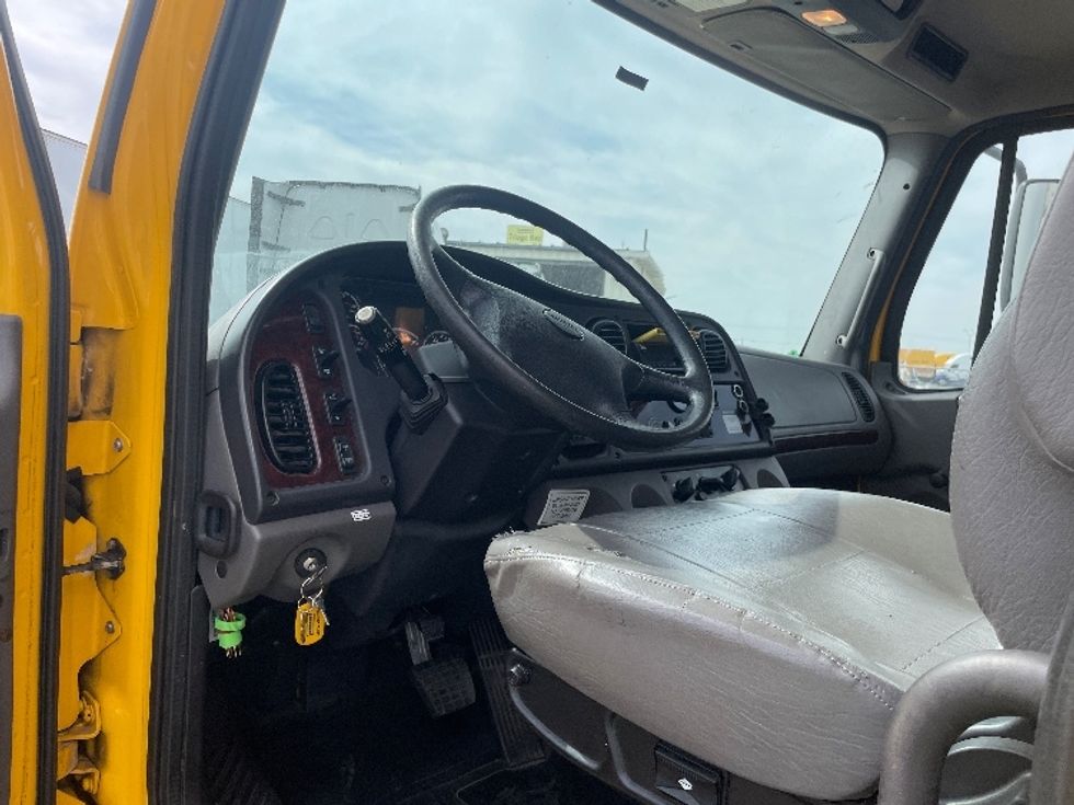 Medium Duty Box Truck-Light and Medium Duty Trucks-Freightliner-2020-M2-Fresno-CA-116,852\n\t\tmiles-$ 54,250 - Image 17