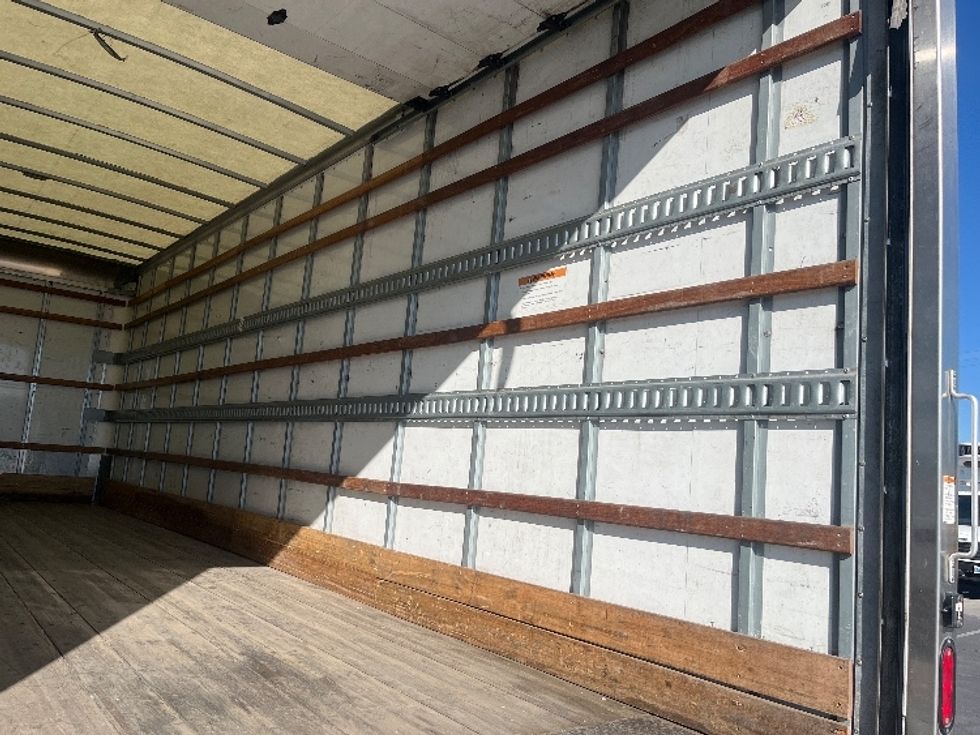 Medium Duty Box Truck-Light and Medium Duty Trucks-Freightliner-2020-M2-Fresno-CA-148,734\n\t\tmiles-$ 55,750 - Image 12
