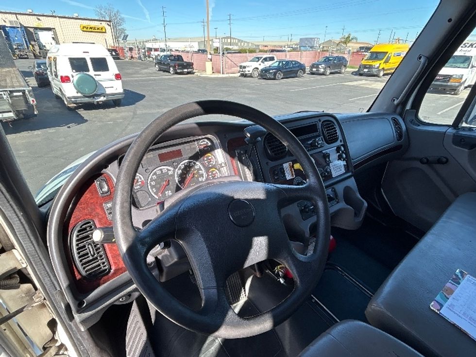 Medium Duty Box Truck-Light and Medium Duty Trucks-Freightliner-2020-M2-Fresno-CA-148,734\n\t\tmiles-$ 55,750 - Image 16