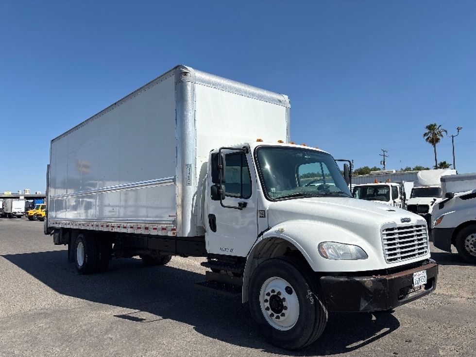 Medium Duty Box Truck-Light and Medium Duty Trucks-Freightliner-2020-M2-Fresno-CA-217,043\n\t\tmiles-$ 36,500 - Image 1
