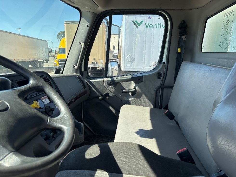 Medium Duty Box Truck-Light and Medium Duty Trucks-Freightliner-2020-M2-Fresno-CA-217,043\n\t\tmiles-$ 36,500 - Image 19