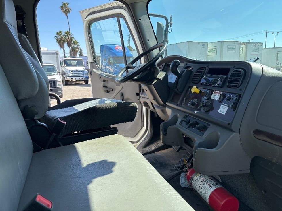 Medium Duty Box Truck-Light and Medium Duty Trucks-Freightliner-2020-M2-Fresno-CA-217,043\n\t\tmiles-$ 36,500 - Image 22