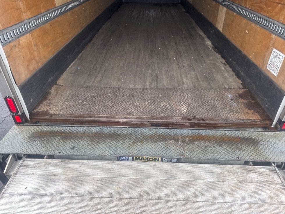 Medium Duty Box Truck-Light and Medium Duty Trucks-Freightliner-2020-M2-Gahanna-OH-228,261\n\t\tmiles-$ 48,250 - Image 10